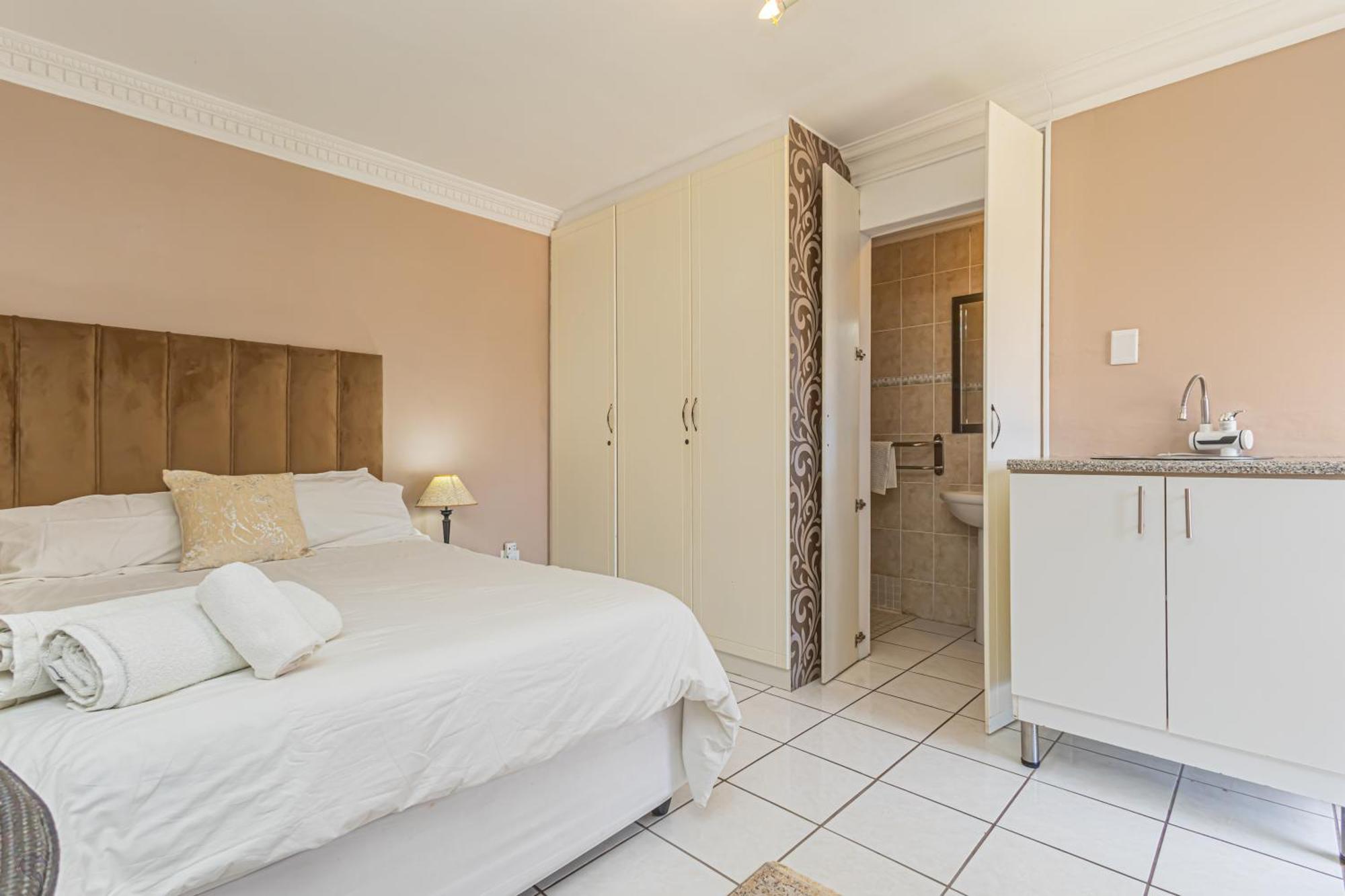 Holiday Guest House Langebaan Exterior photo